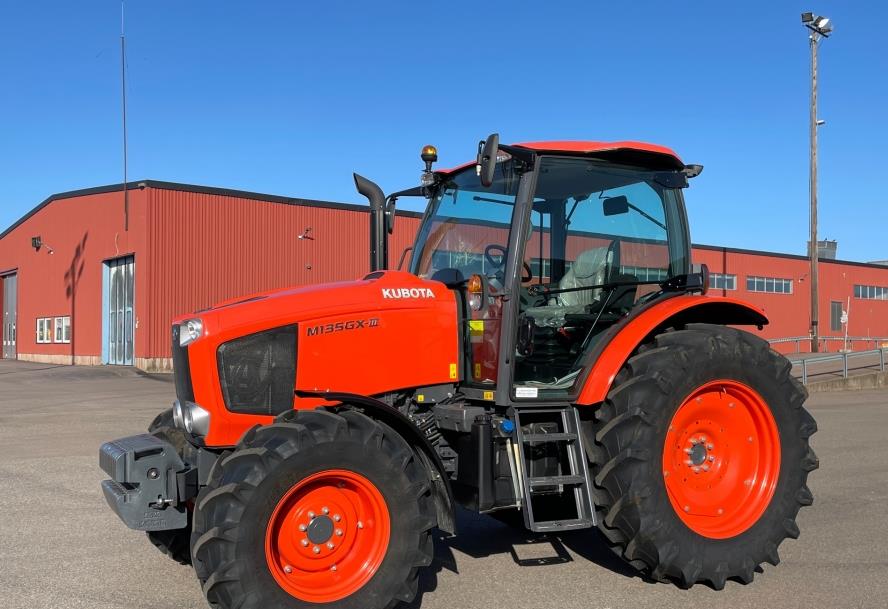 2017 Kubota M135GX